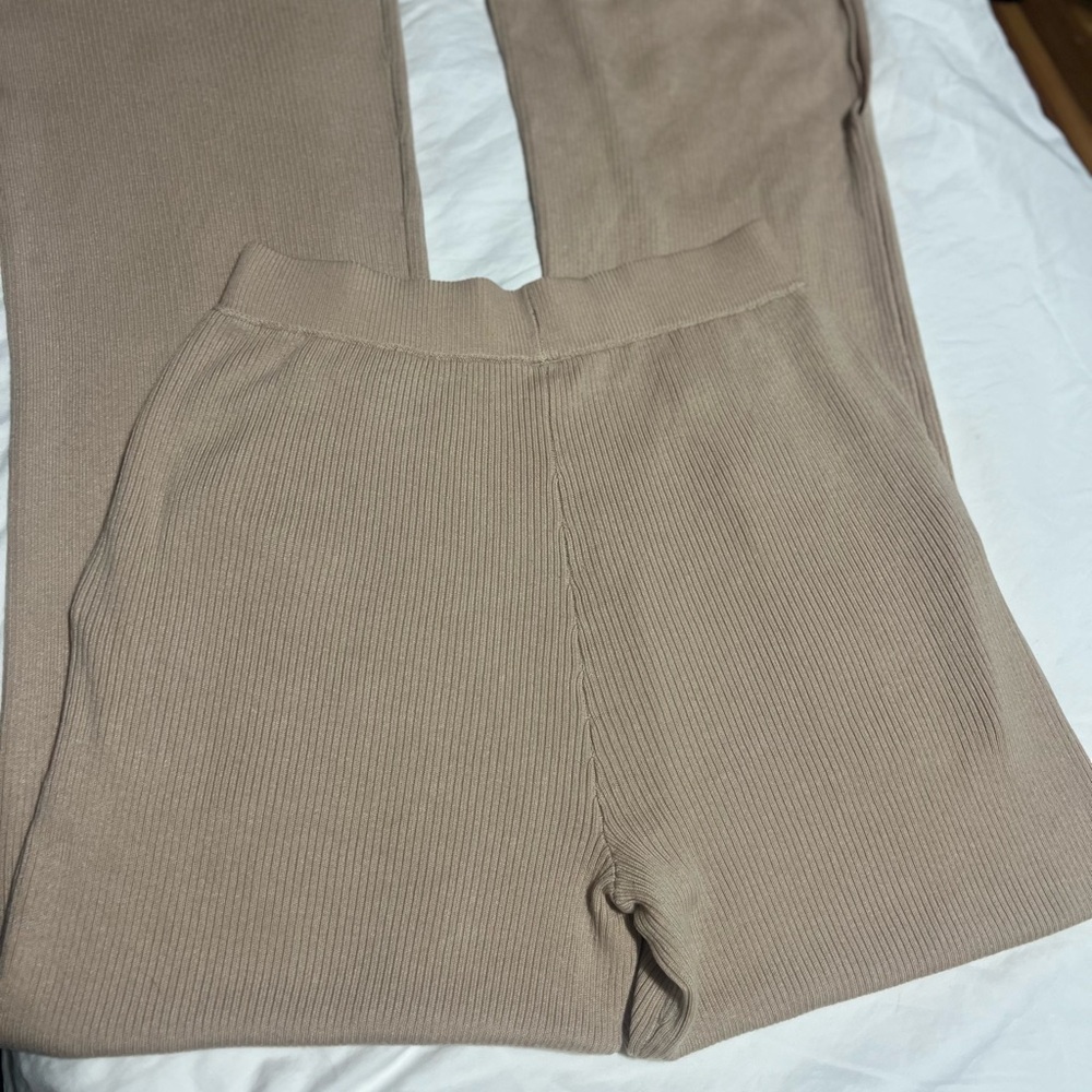 ALO Yoga Ribbed Beige Leggings - Picture 2 of 8